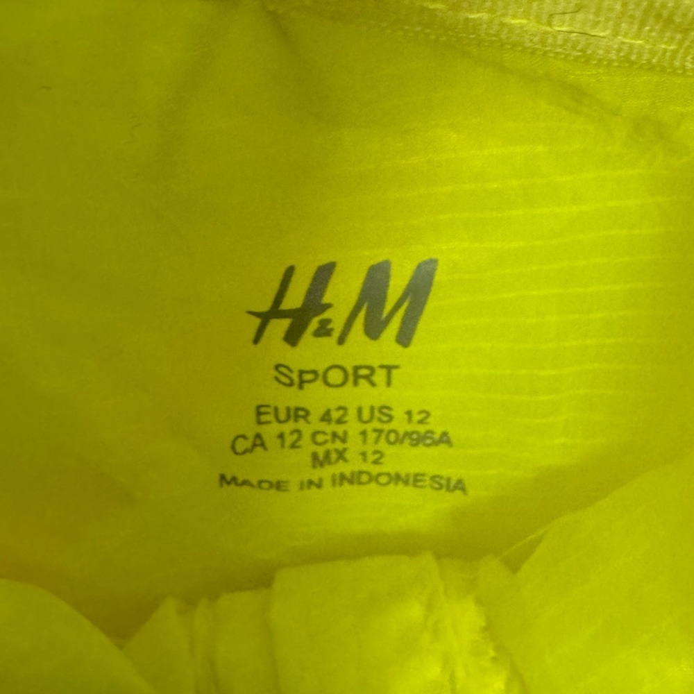 H&M Windproof running jacket - Picture 3 of 4